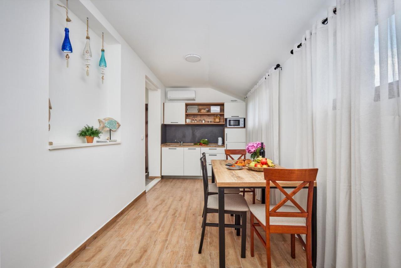 Waikiki Beach House Villa Tivat Kültér fotó