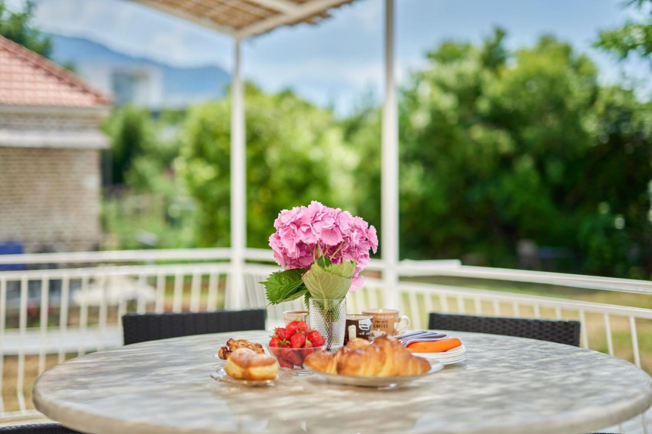 Waikiki Beach House Villa Tivat Kültér fotó