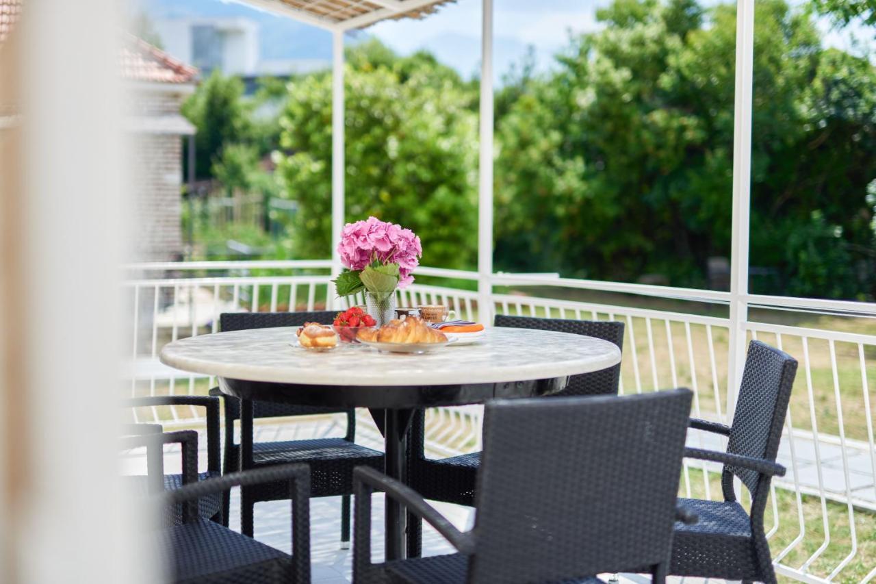 Waikiki Beach House Villa Tivat Kültér fotó