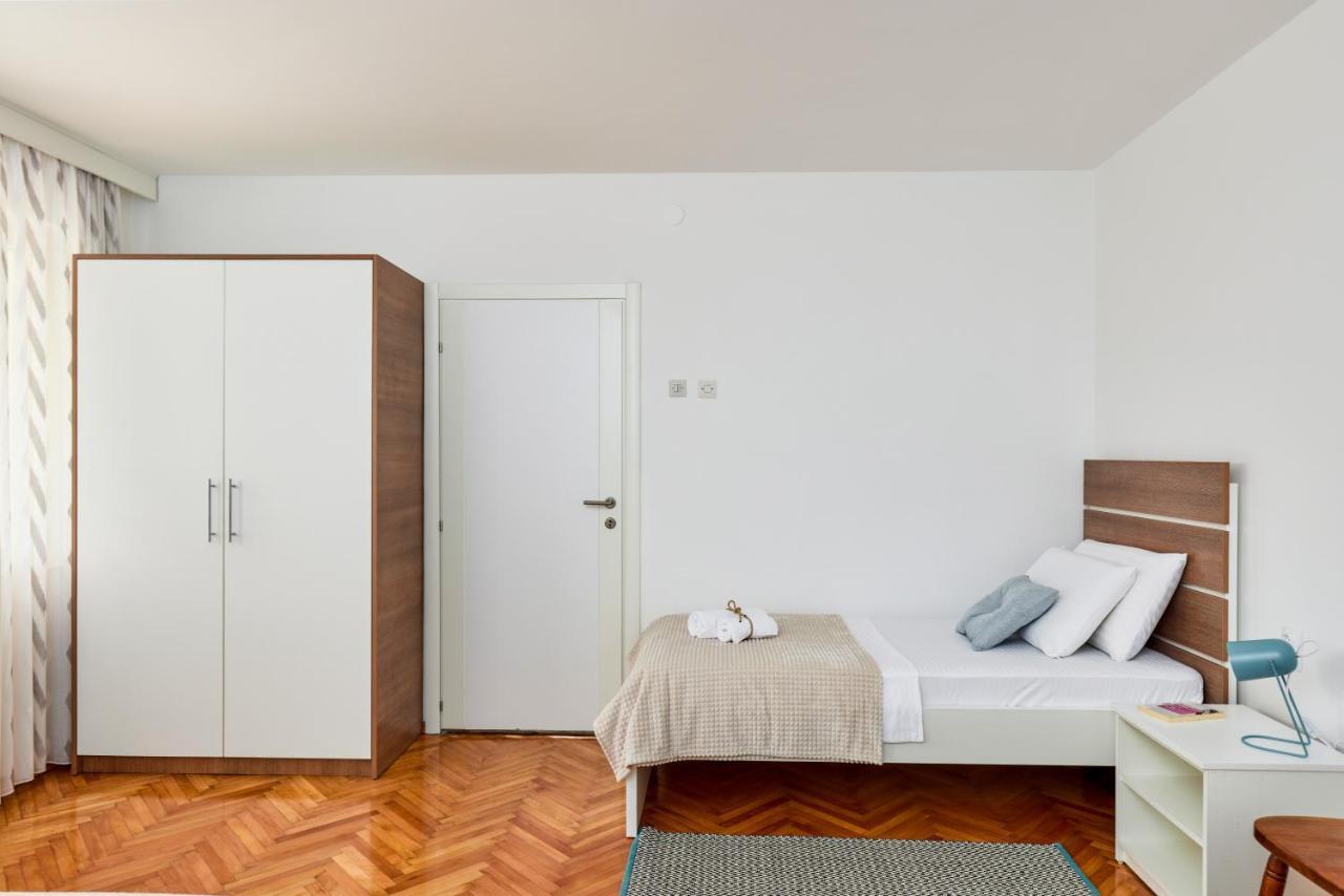 Waikiki Beach House Villa Tivat Kültér fotó