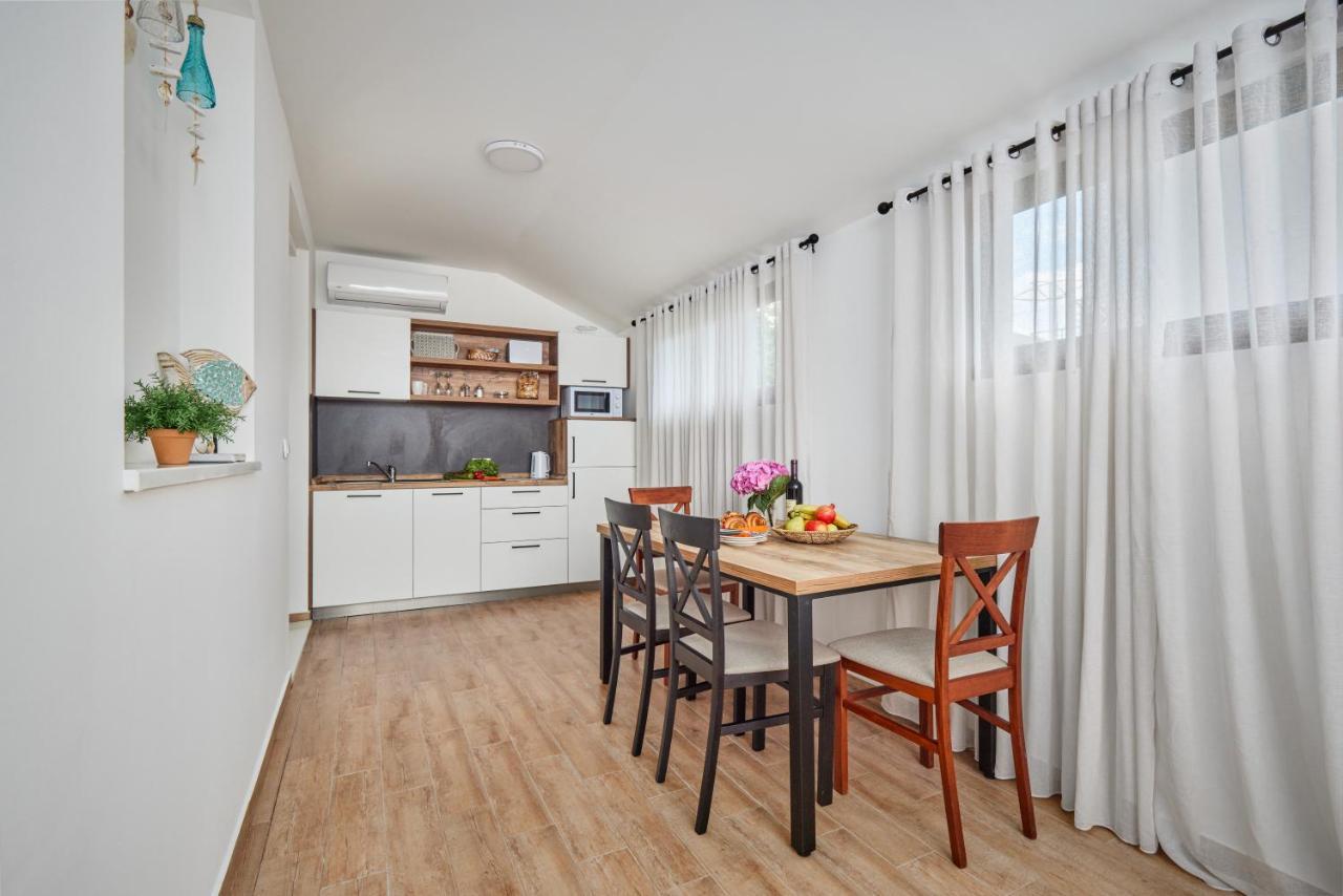 Waikiki Beach House Villa Tivat Kültér fotó