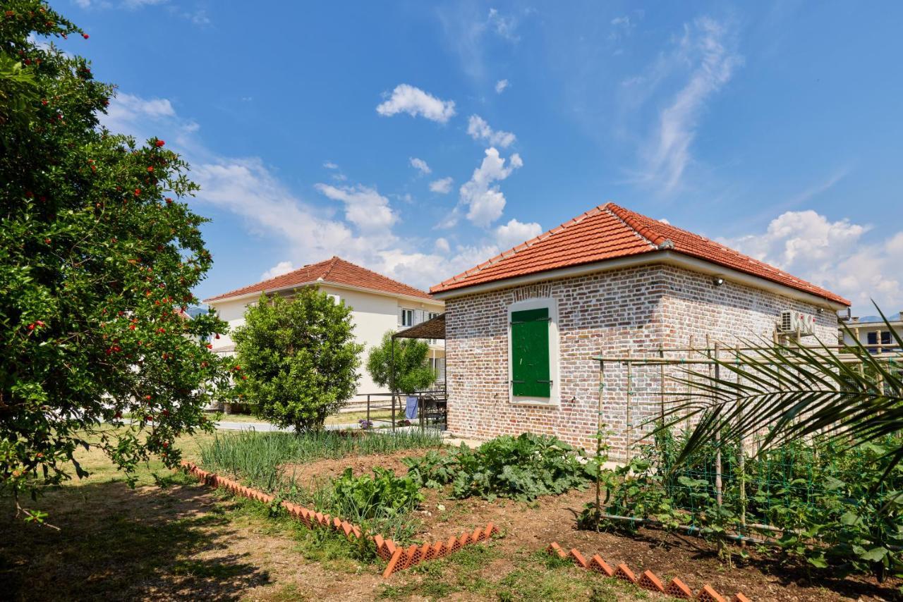 Waikiki Beach House Villa Tivat Kültér fotó