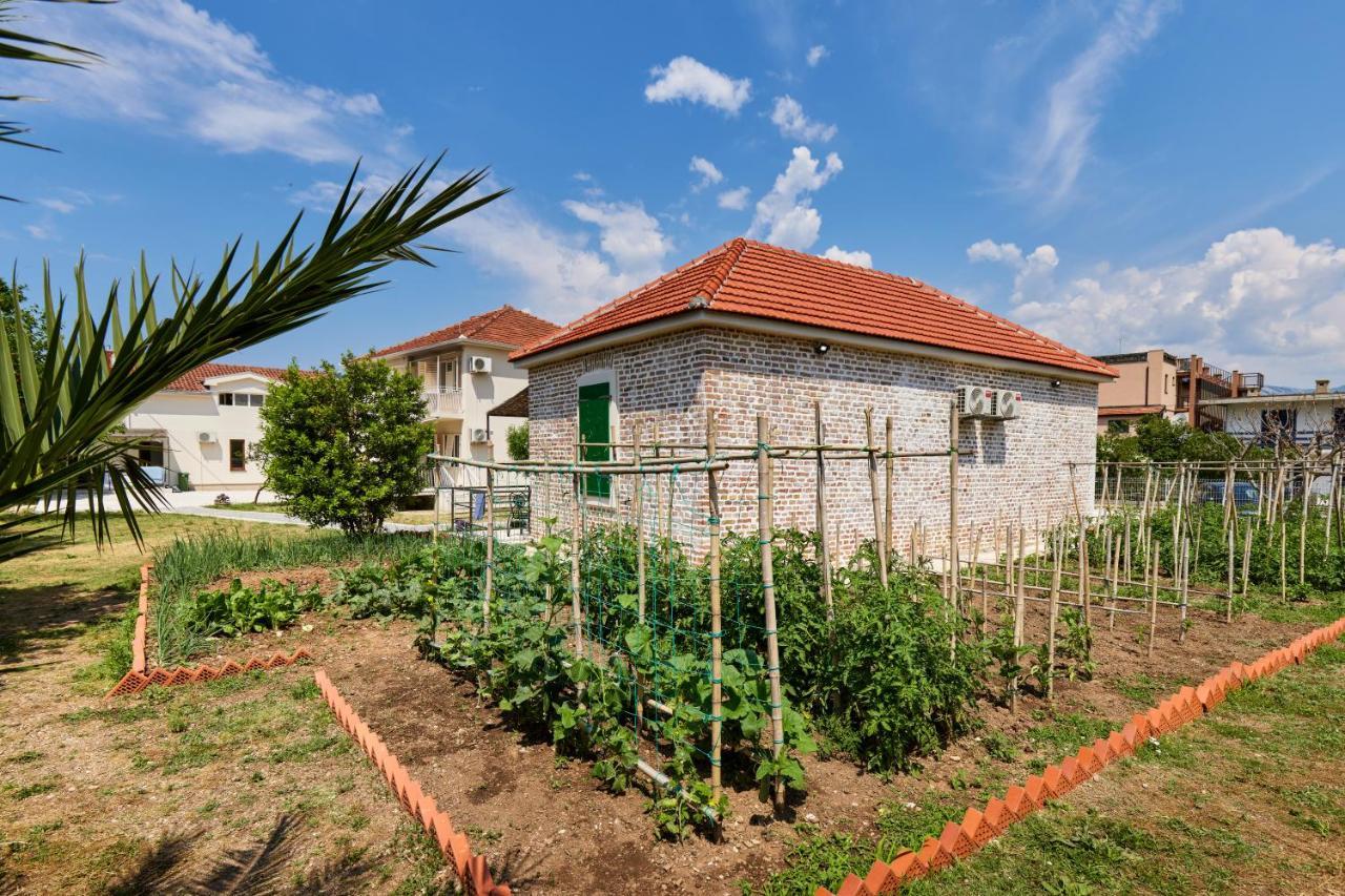 Waikiki Beach House Villa Tivat Kültér fotó